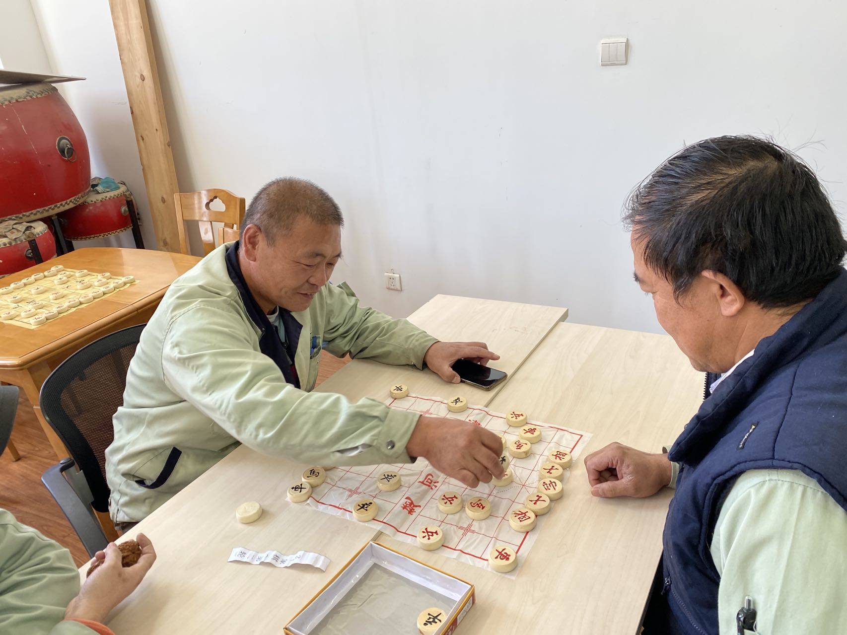 智在“棋”中 “棋”乐融融